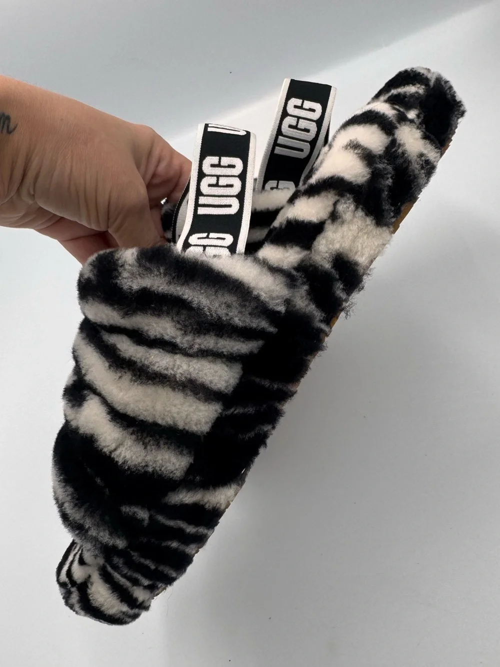 UGG Fluff Yeah Slide Zebra Black White Big Kids Sheepskin Sling Back Slipper 4